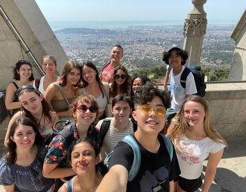 High school student group selfie at Tibidabo Park