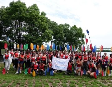 Group photo of students before kayaking!