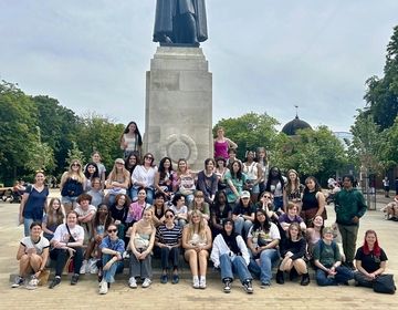 Photo of CIEE students in Greenwich, London.