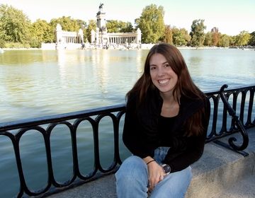 A photo in front of the Monument to Alfonso XII