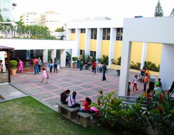 santiago dr courtyard