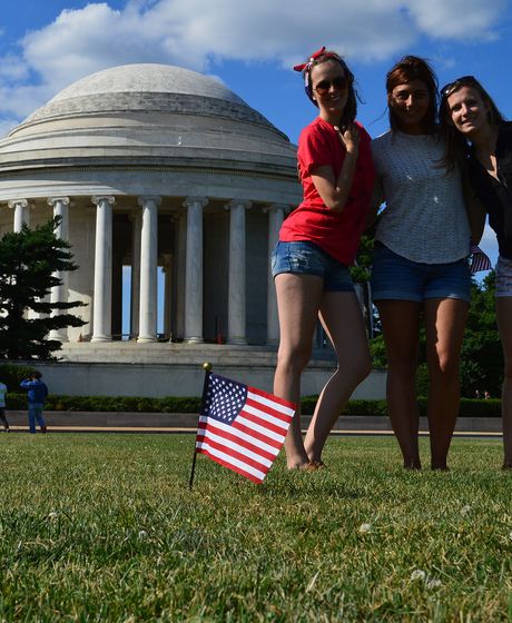 girls by washington dc monument usa