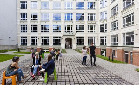 berlin study center students in courtyard