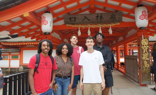 tokyo students at temple