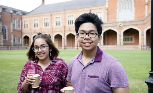 students drink coffee together london fdgf 2019