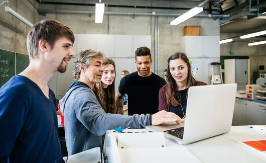 engineering students factory tour