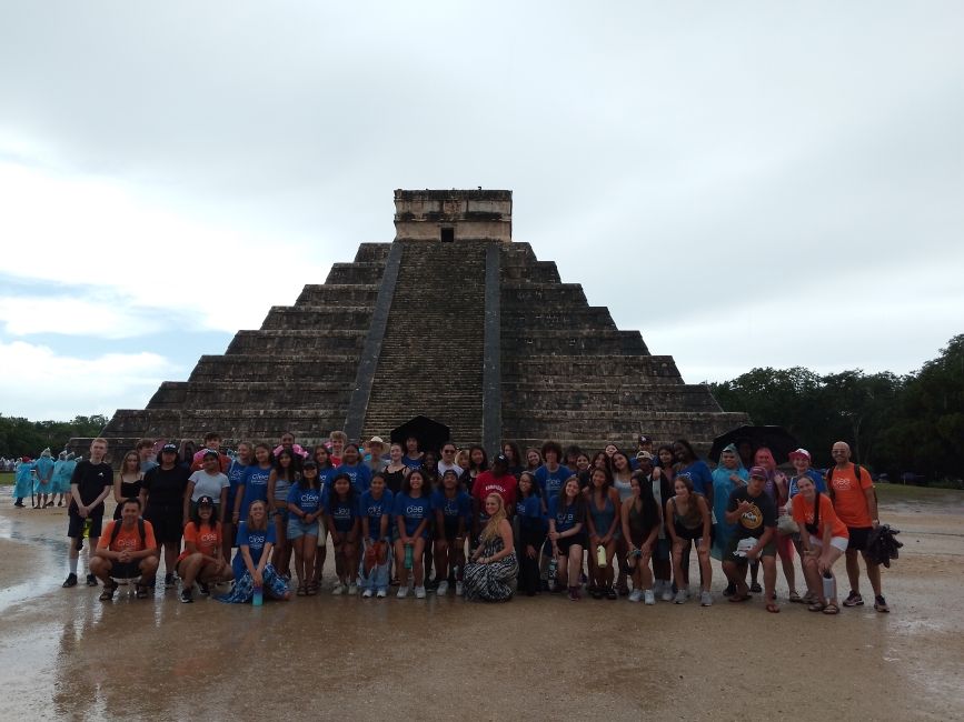 All groups touring Chichen Itza!