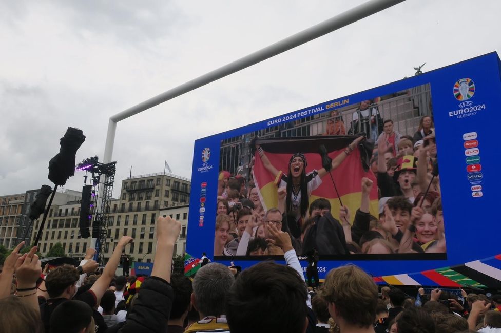 Public Viewing in Berlin at the Brandenburg Gate 