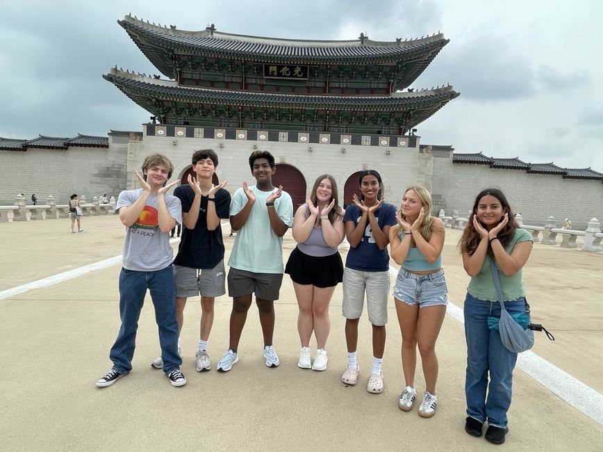 Representing light in front of Gyeongbok Palace