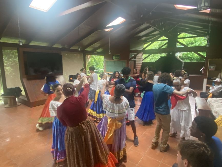 Students learn a traditional Costa Rican dance!