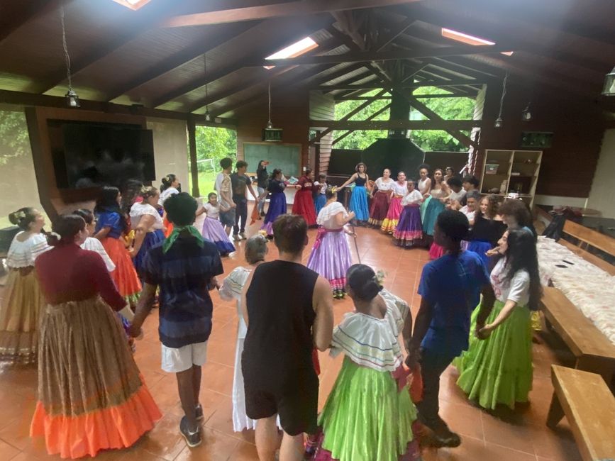 Students learn a traditional Costa Rican dance!