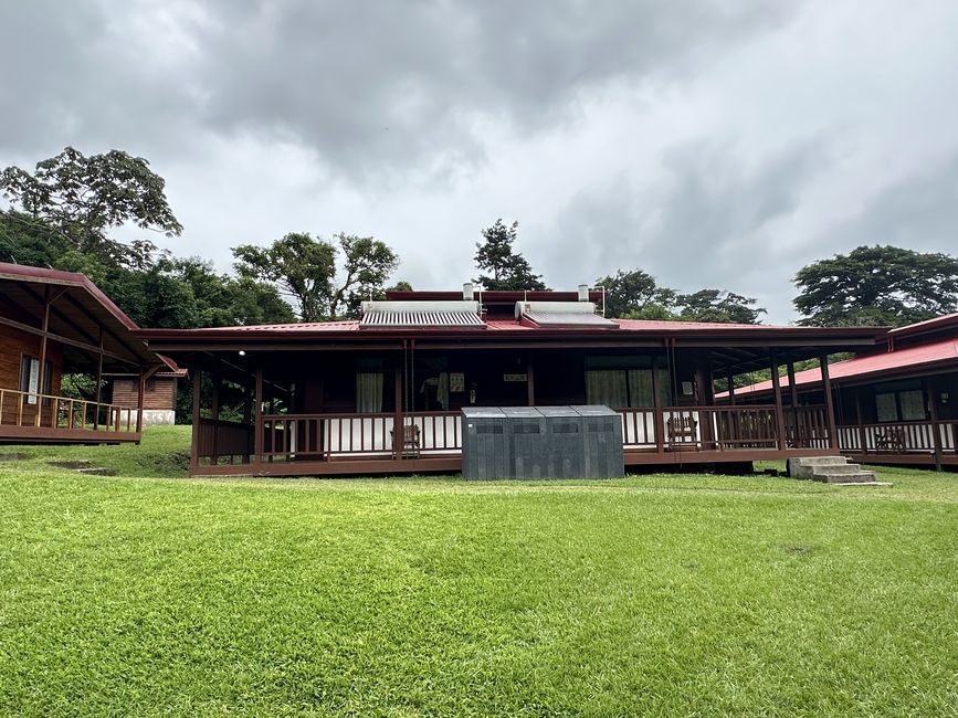 Another shot of a bungalow from the outside. 