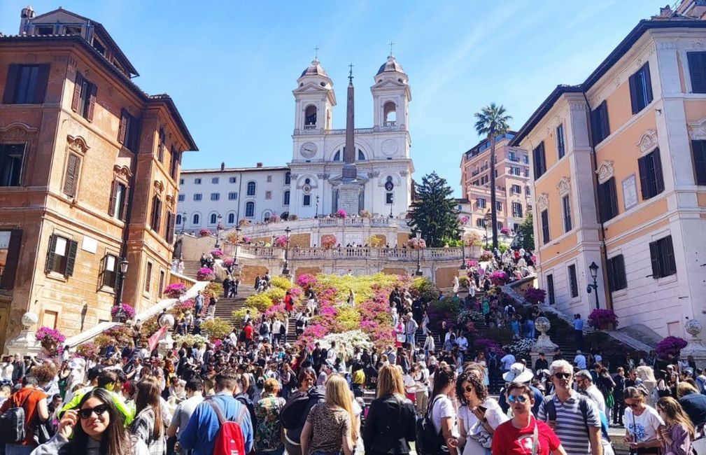 spanish steps rome italy sunny day