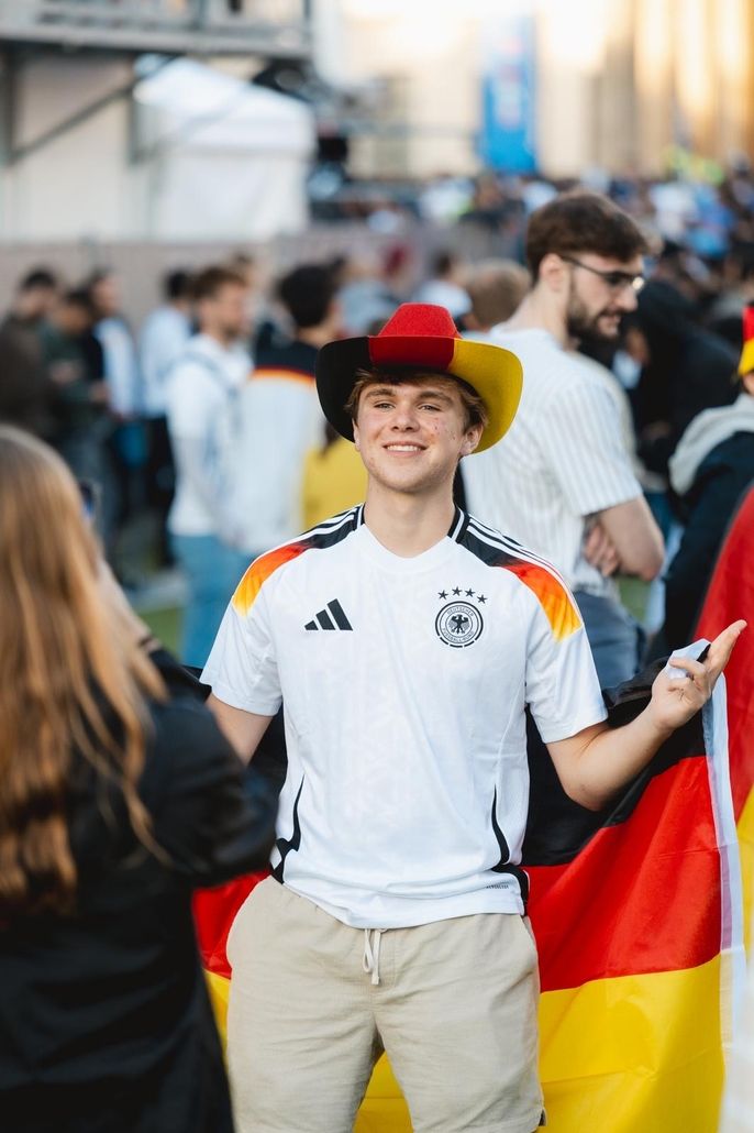 Public Viewing in Berlin at the Brandenburg Gate 