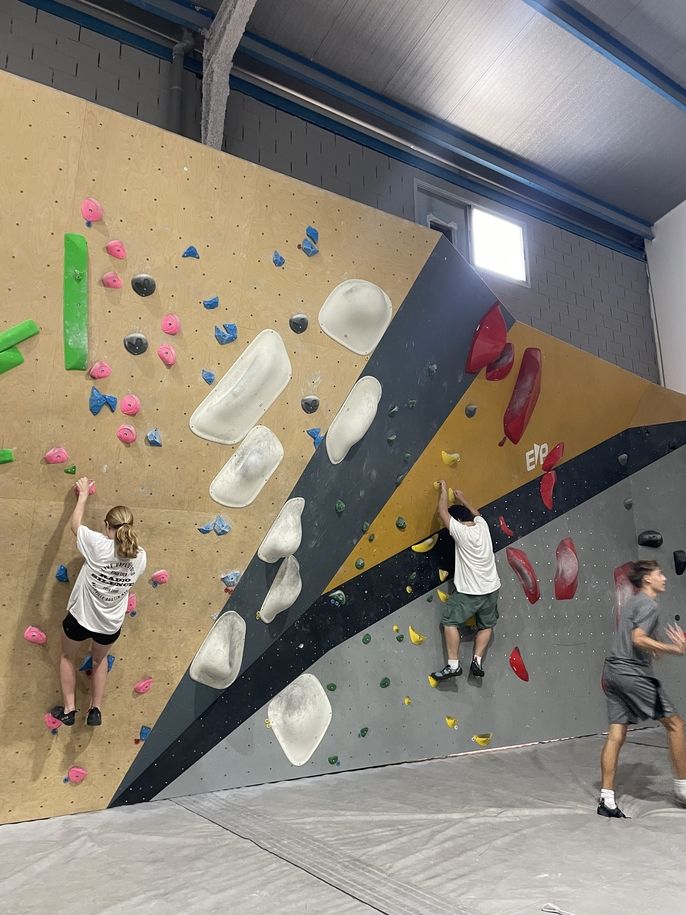 Indoor rock climbing, free climb!