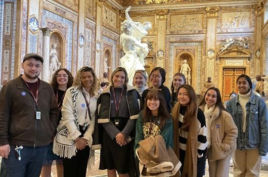 students at a museum in rome italy