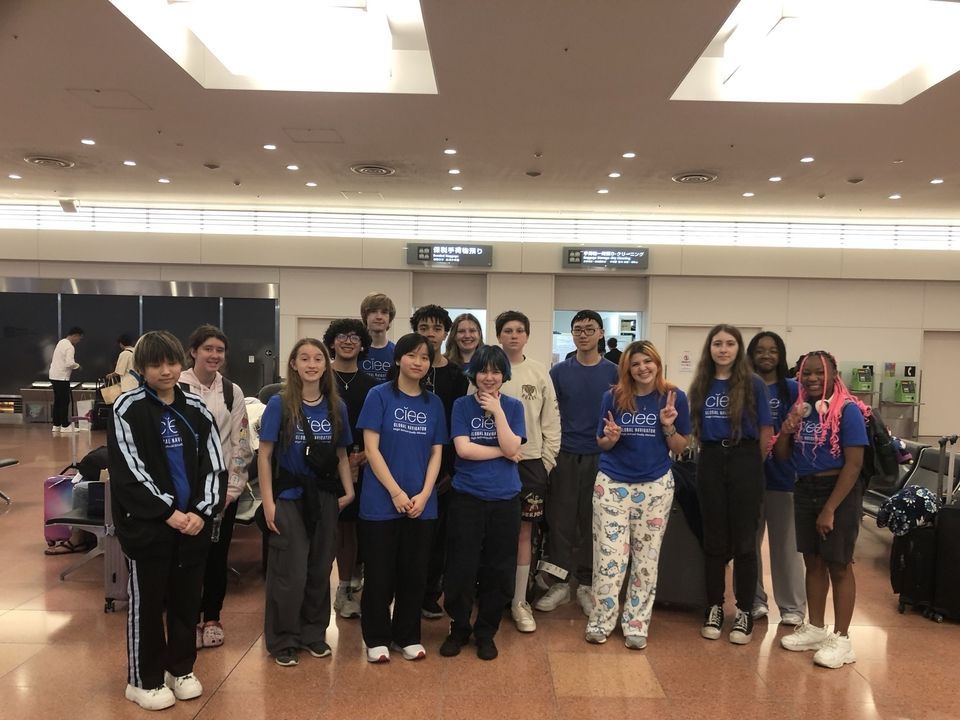 A group of 15 Global Navigators arrive at Haneda Airport ready to learn.