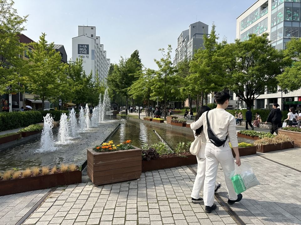 Gyeongui Line Forest Park Trail