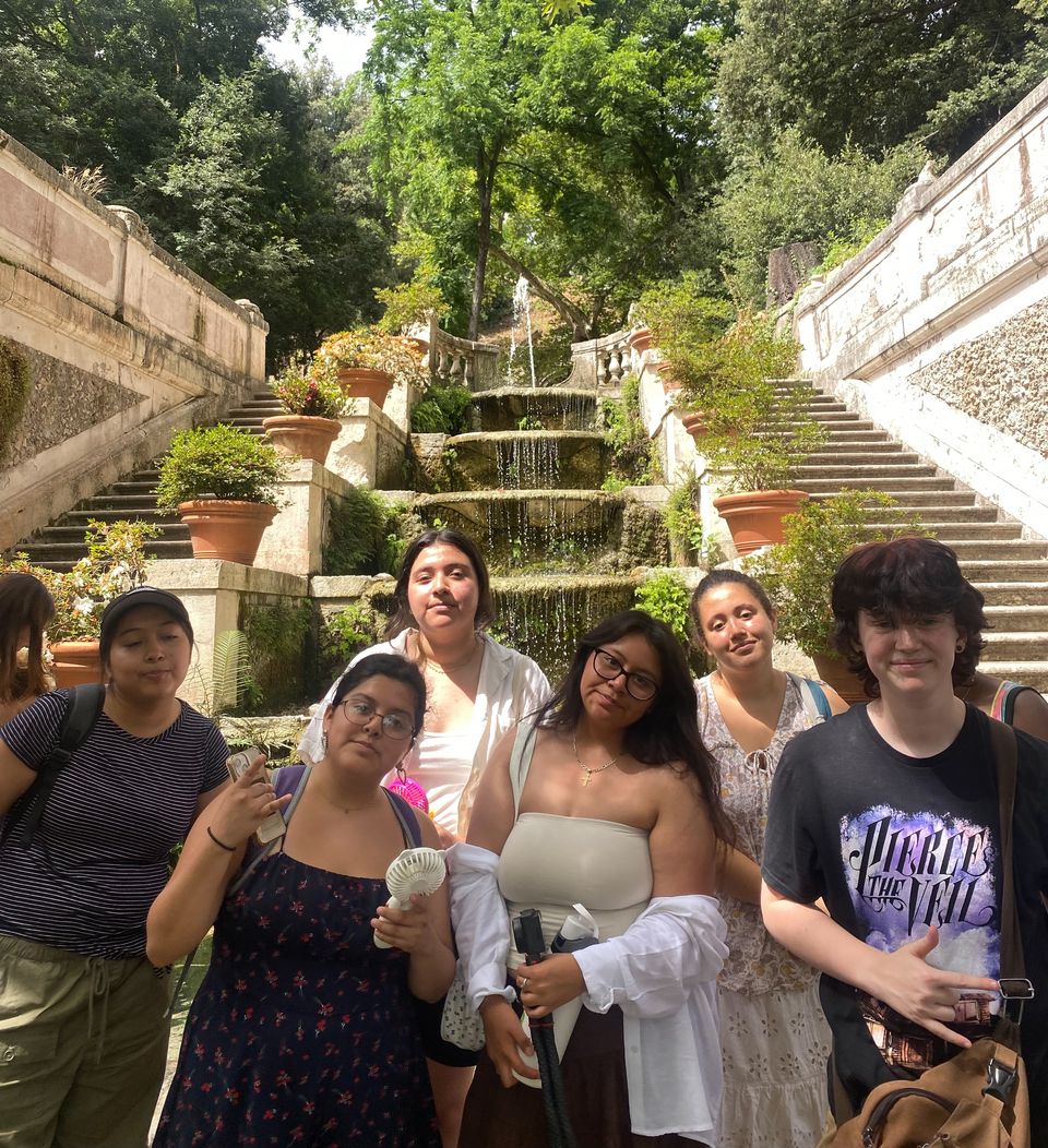 Students at the fountain.