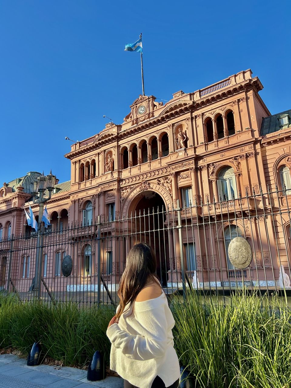 In front of la Casa Rosada