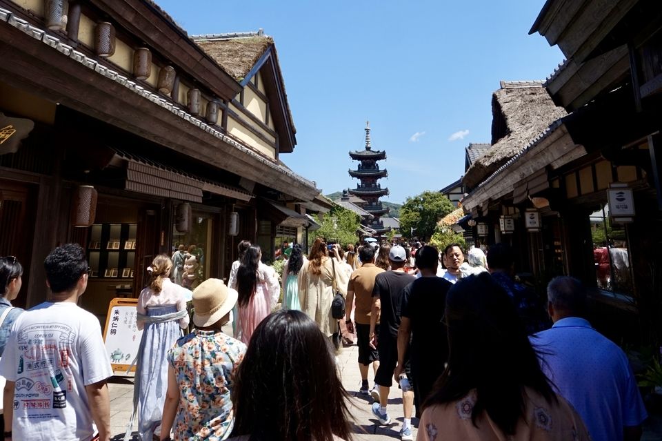 Nianhua Pagoda (拈花塔)